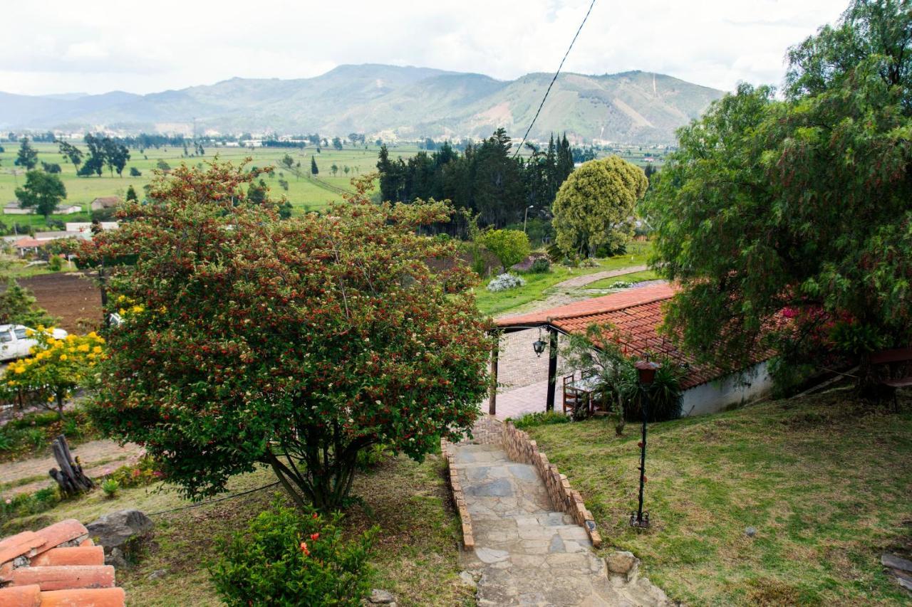 Villa Patty Tibasosa Exterior photo
